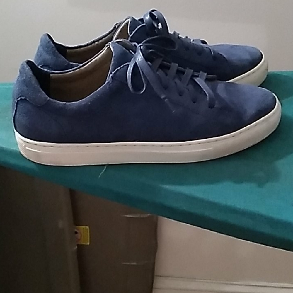 Casual suede sneakers